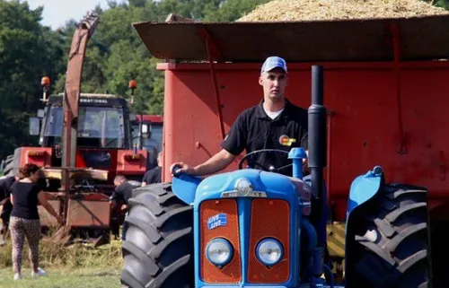 tractor harrold