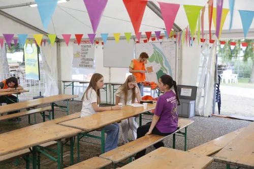 10-08-2025 Veghel in Hout 12