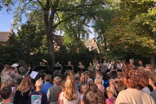 15-09-2025 Bezoek 101st Airborne aan BS De Empel in Erp 06