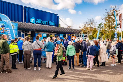 veelbelangstellingvooropeningalbertheijnveghel16september2025.foto-albertheijnthearrows