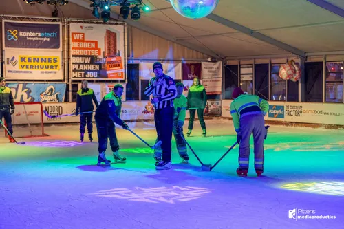 30-12-2025IJshockeywedstrijdBrandweerPolitieVeghel-15