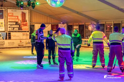 30-12-2025IJshockeywedstrijdBrandweerPolitieVeghel-21