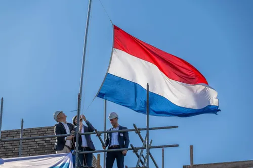 05-03-2026 Nieuwbouwproject Dahliastraat e.o. Nijnsel bereikt hoogste punt 02