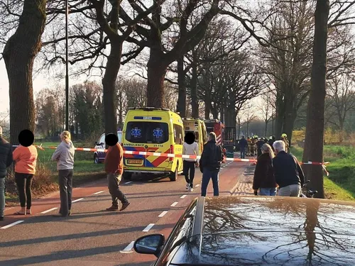 22-03-2026 Auto tegen boom Erp 05