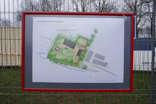 28-02-2026 Startsein voor de bouw van Scouting Rooi en Braveau Zorgt op Land van Kien 04