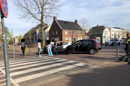 08-04-2026 Aanrijding Markt Veghel 02