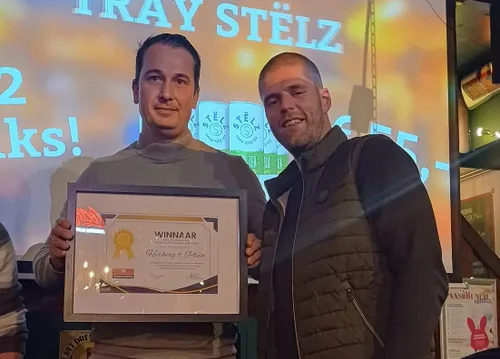 Rechts winnaar Gillian van 't Plein.