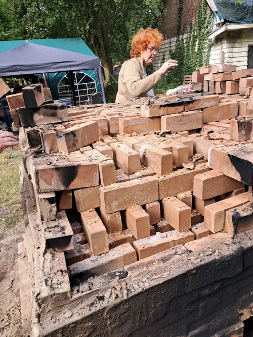 Frederiksoord afgekoelde oven wordt leegehaald