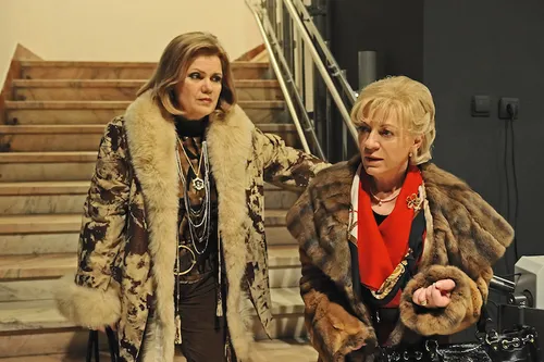 childs20pose natasa20raab26luminita20gheorghiu photo20credits20cos20aelenei