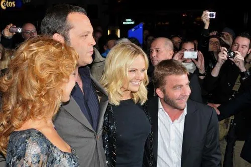 couples retreat cast 2