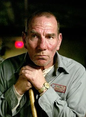 pete postlethwaite