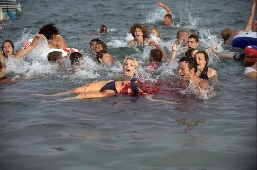 piranha 3d 1