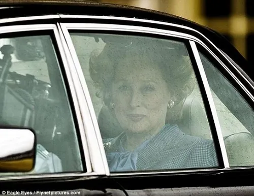 the iron lady set photo meryl streep 01