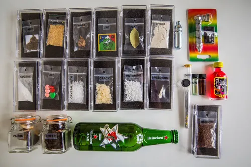 akdrugs rode kruis13