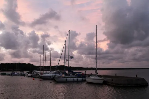 Trečiadienio vakaras Nidos uoste / M. Patašiaus nuotr.