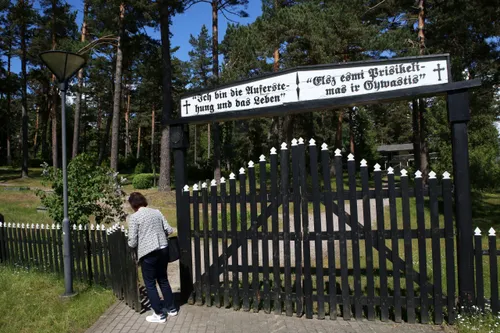 Įėjimas į Nidos etnografines kapines./M. Patašiaus nuotr.