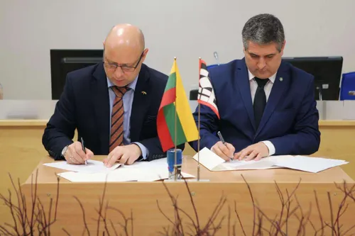 22b0530aaf6086029f290da4d7134aca