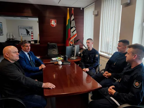 2dbdeac27a0b9c61cba76facc0162a0d