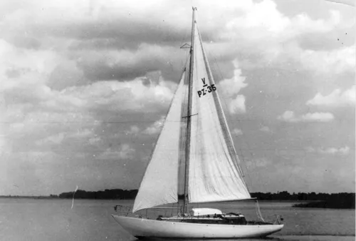 B. Rožinsko, pirmojo lietuvio, perplaukusio Atlantą, jachta „Hermes II“ Lenkijoje, 1962. / Lietuvos Jūrų Muziejaus archyvo nuotr.