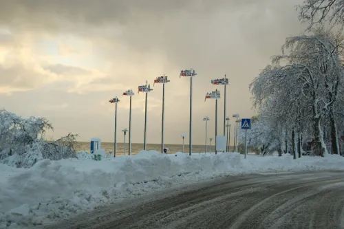 2008 metais Nidą užklojo stora sniego paklodė / Neringos priešgaisrinės gelbėjimo tarnybos nuotr.