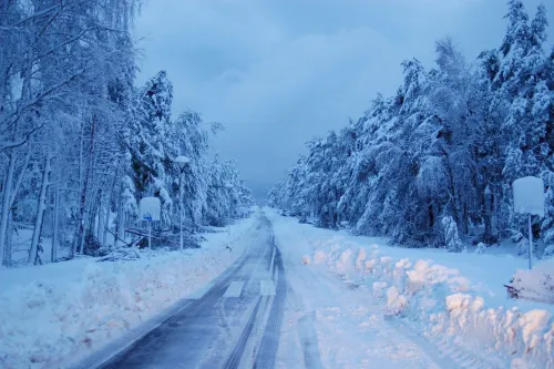 2008 metais Nidą užklojo stora sniego paklodė / Neringos priešgaisrinės gelbėjimo tarnybos nuotr.