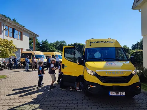 Naujas mokyklinis mikroautobusas / Neringos savivaldybės nuotr.