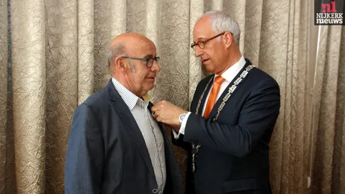 2015 04 24 koningsdag lintjesregen regen 005 guliker