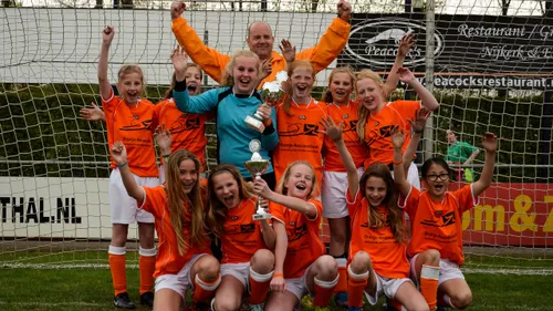 2015 05 01 schoolvoetbaltoernooi