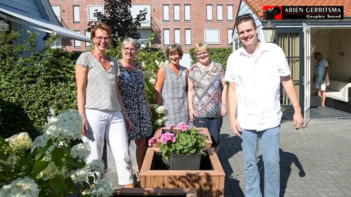 2016 08 25 bloembakken lions hospice 02