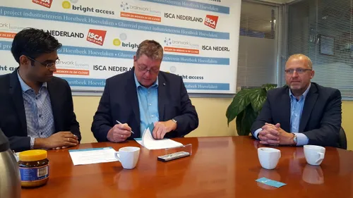 2016 09 01 glasvezel bright acces 2 tekenen hoevelaken