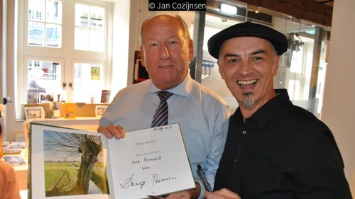 2017 09 02 gerard van den tweel bij de opening van de expositie in de van den tweelzaal in museum nijkerk