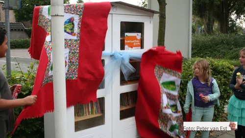 2017 10 03 zwerfboekstation oraje nassau school 003