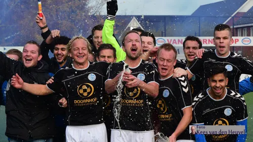 2017 11 18 veensche boys 2 vvop 2 18 11 periodekampioen friso kas