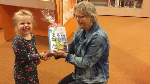 2018 10 10 prijswinnaar jetske in bibliotheek hoevelaken