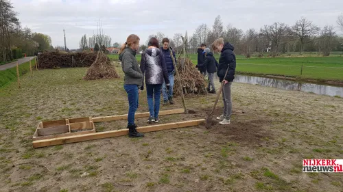 2019 04 03 insectenhotels vrouwenweg aeres 002