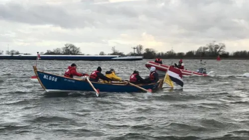 2019 12 15 zuidwal altena row op de merwede zwaar weer