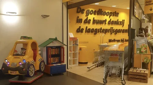 2020 03 19 kinderzwerfboekenkastje jumbo nijkerk