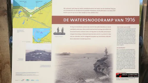 2021 06 15 onthulling bord 15