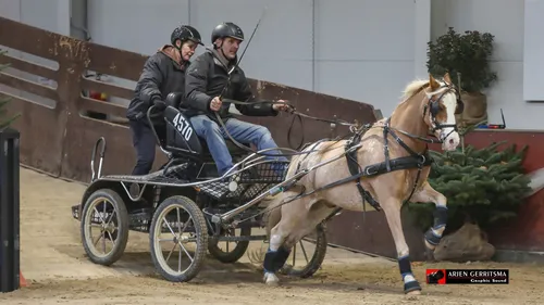 2021 11 04 kika menindoor 08