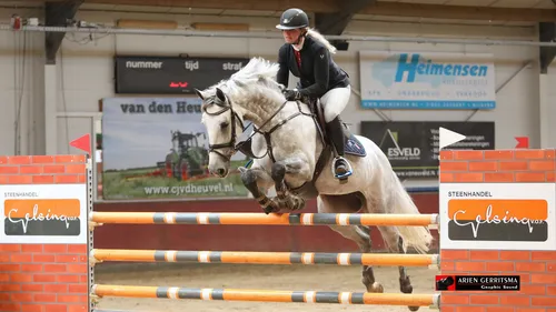 2022 02 25 jumping indoor 009