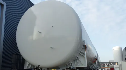 2022 03 22 lng tanks 01