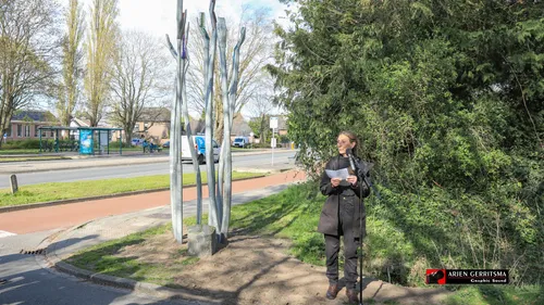 2022 04 14 handen omhoog kunstwerk15