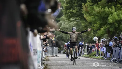 2022 09 17 wielerronde hoevelaken 002