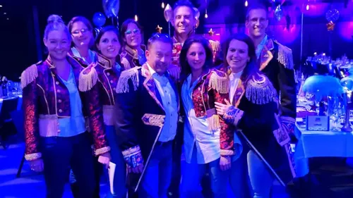 2022 12 04 spijkerbroekengala glazen thuis