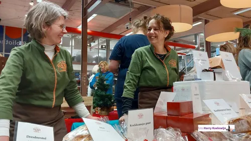 2022 12 16 lkerstmarkt bnibliotheek 002