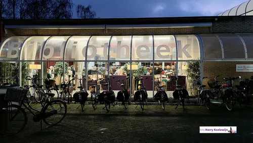 2022 12 16 lkerstmarkt bnibliotheek 004