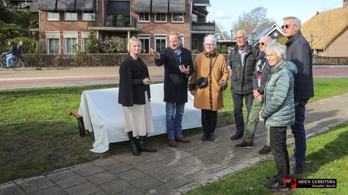 2023 03 15 bankje kunstbus 2