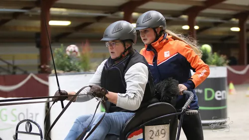 2023 11 04 menindoor 09