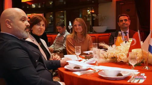 v.l..n.r. voorzitter&nbsp;Pinarci, wethouder Rohen, burgemeester De jonge en ambassadeur&nbsp;Ünal