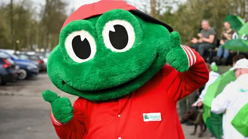 2025 04 07 opkikker uitzwaaien